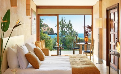 https://ohmydream.club/storage/media/uploads/Attica/Cape_Sounio_Grecotel_Boutique_Resort/Deluxe_Bungalow_Sea_View/prev/64baa7d055bea.jpg