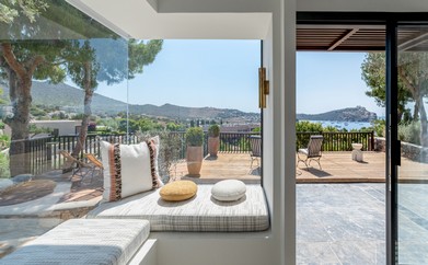 https://ohmydream.club/storage/media/uploads/Attica/Cape_Sounio_Grecotel_Boutique_Resort/Premier_Bungalow/prev/65a6e2c74dcec.jpg