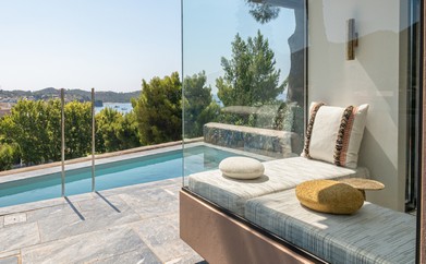 https://ohmydream.club/storage/media/uploads/Attica/Cape_Sounio_Grecotel_Boutique_Resort/Premier_Bungalow_Private_Pool/prev/65a6e30ef047e.jpg