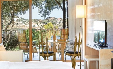 https://ohmydream.club/storage/media/uploads/Attica/Cape_Sounio_Grecotel_Boutique_Resort/Superior_Bungalow_Partial_Sea_View/prev/64baa9201ba81.jpg