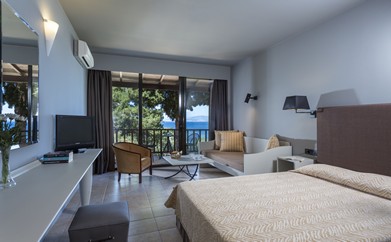 https://ohmydream.club/storage/media/uploads/Corfu/Aeolos_Beach_Resort_Corfu/Bungalow_Double_rooms_Sea_View/prev/6751d145d961b.jpg