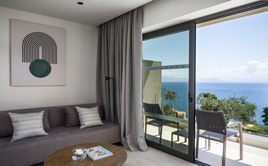 https://ohmydream.club/storage/media/uploads/Corfu/Aeolos_Beach_Resort_Corfu/De_Luxe_Room_Sea_View_Main_buiding_or_bungalows/prev/6751d16731c7d.jpg