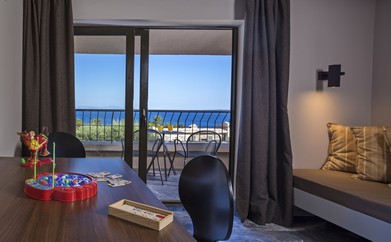 https://ohmydream.club/storage/media/uploads/Corfu/Aeolos_Beach_Resort_Corfu/Family_suites_two_bedroom/prev/67581d06e0aa1.jpg