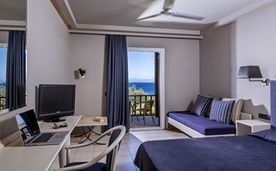 https://ohmydream.club/storage/media/uploads/Corfu/Aeolos_Beach_Resort_Corfu/Main_Building_Double_rooms_Sea_View_or_partial_Sea_View/prev/67581b8c586ce.jpg