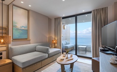 https://ohmydream.club/storage/media/uploads/Corfu/Angsana_Corfu_Resort_Spa/Benitses_Bay_Seaview_Grand_Room/prev/6612f539ce012.jpg