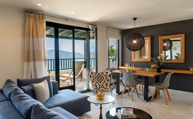 https://ohmydream.club/storage/media/uploads/Domes_Aulus_Elounda/rooms/Sapphire_Cozy_Suite/prev/641493e8c0c28.jpg