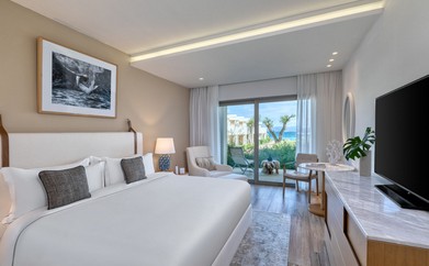 https://ohmydream.club/storage/media/uploads/Domes_Miramare/rooms/Emerald_Retreat_Sea_View/prev/6419e998b9f68.jpg