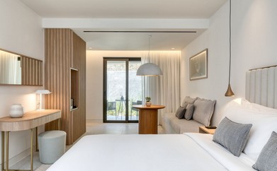 https://ohmydream.club/storage/media/uploads/Domes_Miramare/rooms/Jade_Suite_with_outdoor_jacuzzi/prev/6419ea718d878.jpg