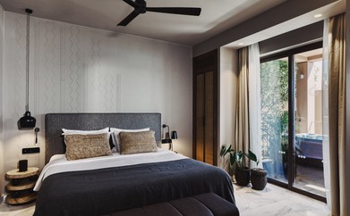 https://ohmydream.club/storage/media/uploads/Domes_of_Elounda/rooms/Family_Suite_GV_with_Outdoor_Jacuzzi/prev/641472d019519.jpg
