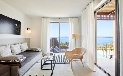 https://ohmydream.club/storage/media/uploads/Halkidiki/Eagles_Villas/Ocean_One_Bedroom_Pool_Villa/prev/64a422d2ce5c2.jpg