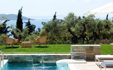 https://ohmydream.club/storage/media/uploads/Halkidiki/Eagles_Villas/Residential_Two_Bedroom_Pool_Villa_with_Private_Garden/prev/64a42430297a8.jpg