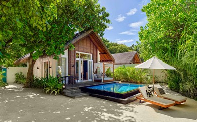 https://ohmydream.club/storage/media/uploads/Maldives/Fairmont_Maldives_Sirru_Fen_Fushi/Deluxe_Beach_Sunrise_Villa_with_Private_Pool/prev/659999cd019fd.jpg