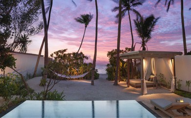 https://ohmydream.club/storage/media/uploads/Maldives/Fairmont_Maldives_Sirru_Fen_Fushi/Deluxe_Beach_Sunset_Villa_with_Private_Pool/prev/65999a2b51b68.jpg