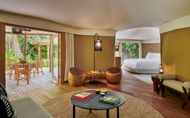 https://ohmydream.club/storage/media/uploads/Maldives/Fairmont_Maldives_Sirru_Fen_Fushi/Tented_Jungle_Villa_with_Private_Pool/prev/6599a3c3b5c9e.jpg