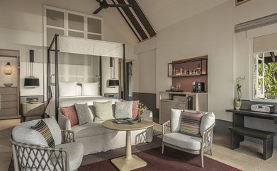 https://ohmydream.club/storage/media/uploads/Maldives/Four_Seasons_Landaa_Giravaru/Premier_Oceanfront_Bungalow_with_Pool/prev/6599d909da319.jpg