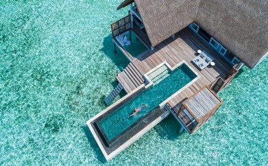 https://ohmydream.club/storage/media/uploads/Maldives/Four_Seasons_Landaa_Giravaru/Sunrise_Water_Villa_with_Pool/prev/6599d9af6067e.jpg