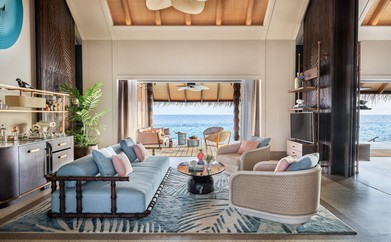 https://ohmydream.club/storage/media/uploads/Maldives/JOALI/Sunset_Luxury_Water_Villa_with_Pool/prev/659bf7003b0a7.jpg
