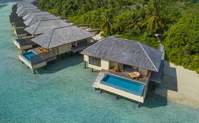 https://ohmydream.club/storage/media/uploads/Maldives/The_Residence_Maldives_Dhigurah/Deluxe_Lagoon_Pool_Villa_One_Bedroom/prev/65a1160866cb9.jpg