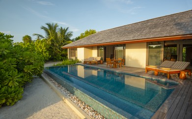 https://ohmydream.club/storage/media/uploads/Maldives/The_Residence_Maldives_Dhigurah/Sunrise_Sunset_Beach_Pool_Villa_Two_Bedroom/prev/65a117e3e860a.jpg