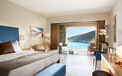 https://ohmydream.club/storage/media/uploads/daios_cove/rooms/Deluxe_room_sea_view_with_individual_pool/prev/6435496c7143b.jpg